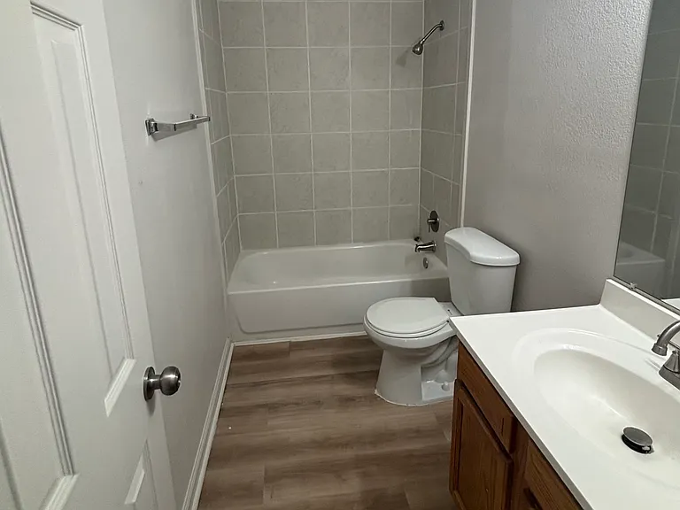 100 Talford St — Photo 12