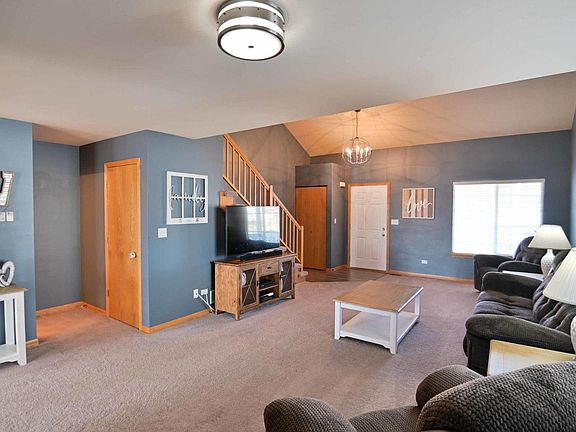 3rd image of 2015 Sunnyside Dr