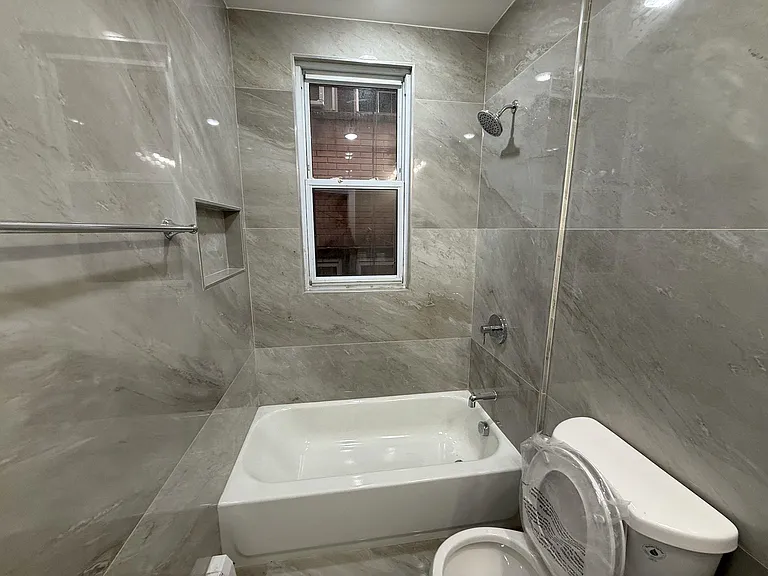 321 Avenue C — Photo 14