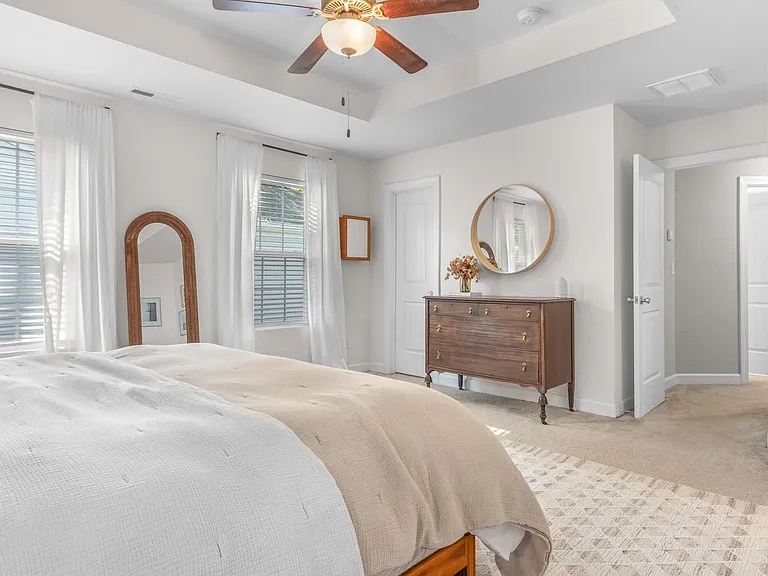 1545 Ocean Garden St — Photo 3