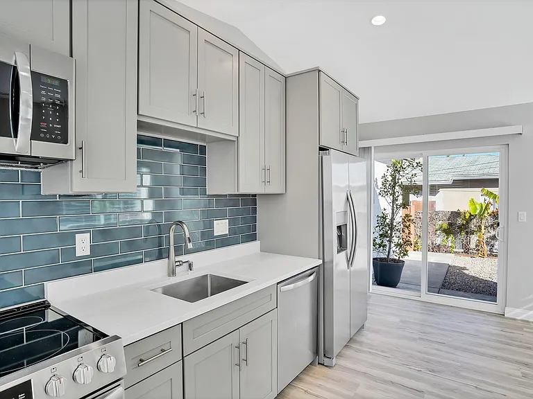 800 Garfield Ave — Photo 4