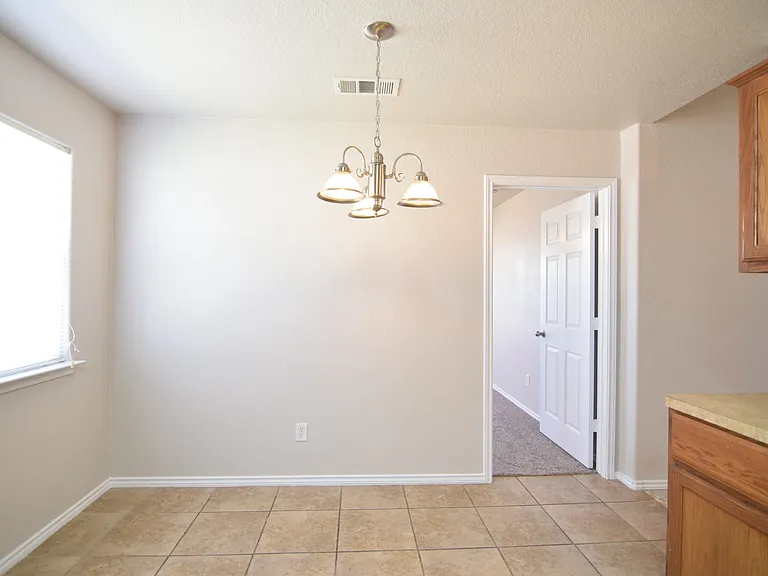 403 Constellation Dr — Photo 8
