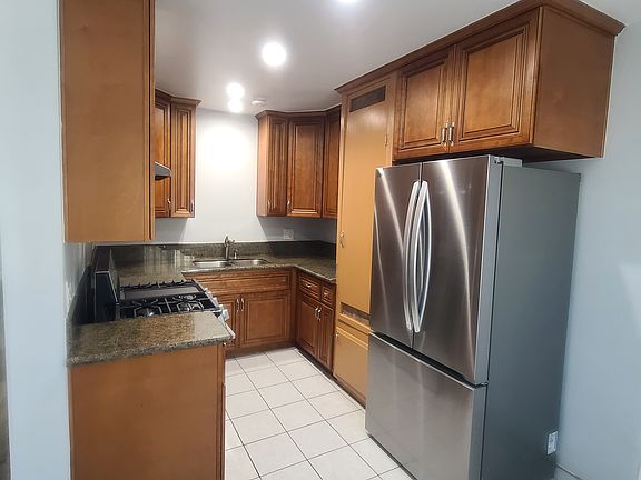 3rd image of 4303 W Adams Blvd APT 4