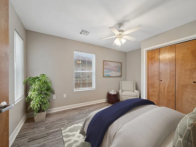 East Oaks Senior Living — Photo 9