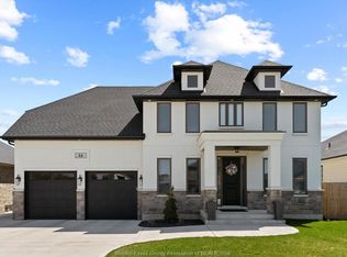 14 Dundee Dr, Chatham Kent, ON N7M 0S7