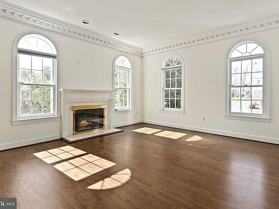 4th image of 9499 Lynnhall Pl