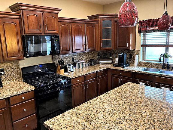 5th image of 2413 W Barwick Dr