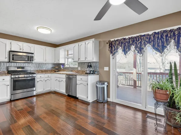 105 Hunterwood Dr, White House, TN 37188