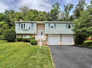 128 Sholly Dr, Mechanicsburg, PA 17055