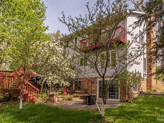 5th image of 3760 Tremont Ln