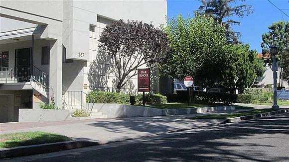 Building Photo - Oak Knoll Apartments