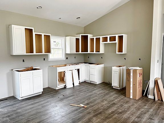 3rd image of 11920 Fosters Ln
