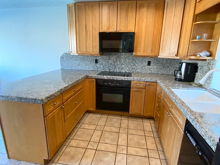 18432 De Bie Ave — Photo 1