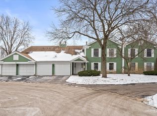 34 Glencoe Ct APT 202-B, Naperville, IL 60565