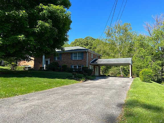 3rd image of 707 Sanhill Dr
