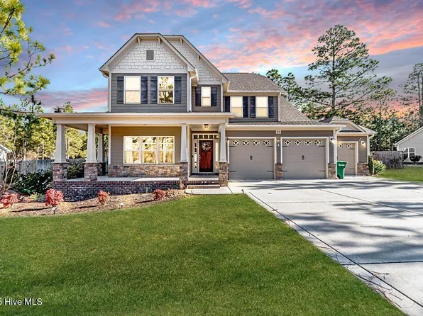 818 Winston Pines Drive, Aberdeen, NC 28315