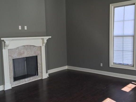 3rd image of 305 Benedict Dr