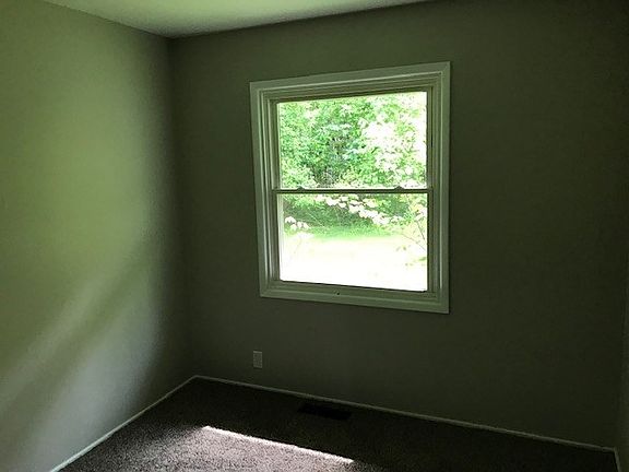 4th image of 1304 Ebeling Dr