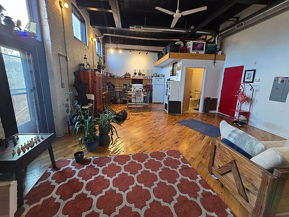 2nd image of 3033-47 Ruth St #1E