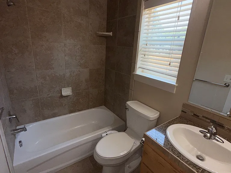 2652 N Maple Grove Rd — Photo 12
