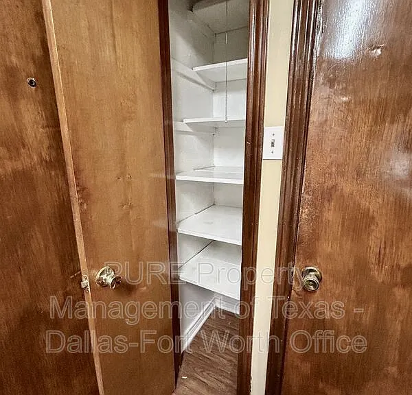 2411 E Mitchell St — Photo 17