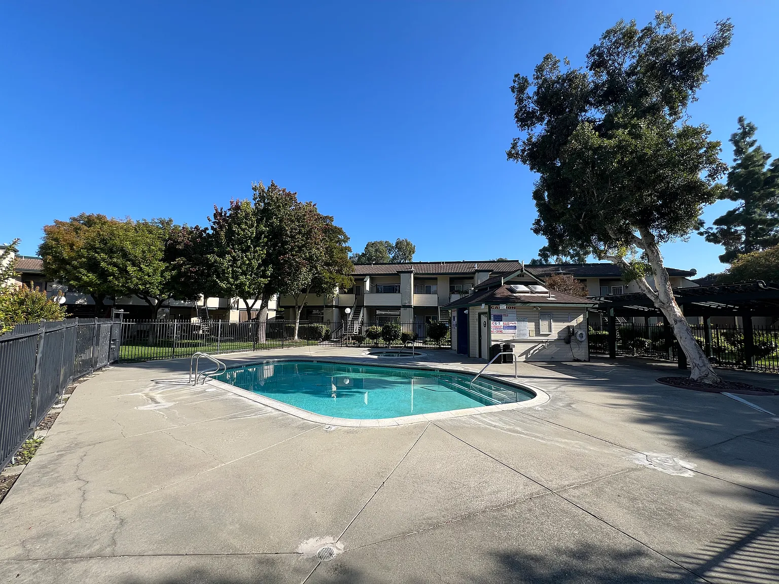 2 bed, 908 sqft, $2,795 — Photo 2
