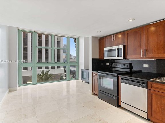5th image of 111 E Flagler St APT 305
