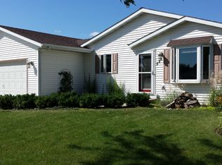 526 E Countryside Dr, Evansville, WI 53536