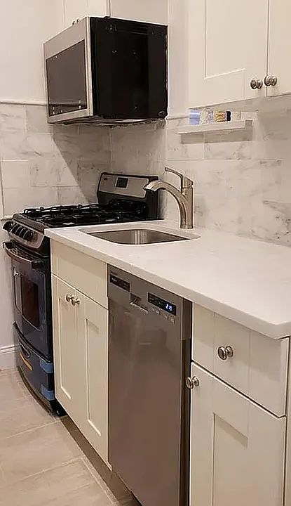 1st image of 28 W 90th St APT 3R