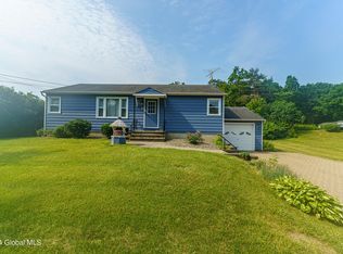 7 Green Hill Rd, Rensselaer, NY 12144