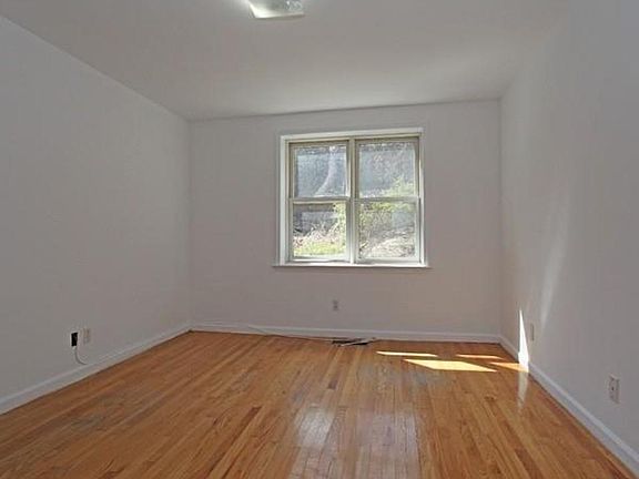 3rd image of 3235 Riverdale Ave APT 2
