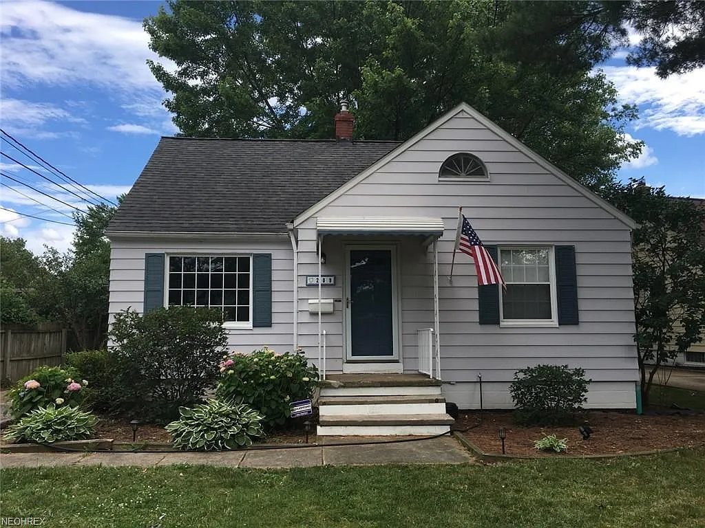 209 Fournier St photo 1