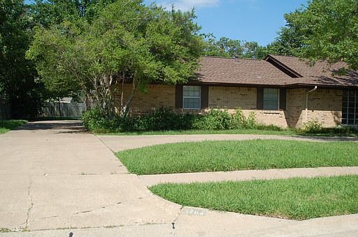 3rd image of 1201 Williamsburg Dr