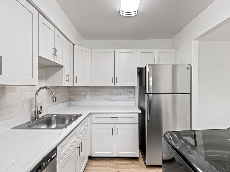 Prestige Kitchen Style (shown here in a 2-bedroom floor plan)