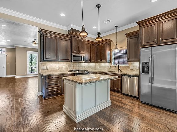 4th image of 4270 Rock Bend Dr