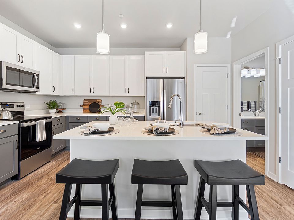 SEASONS AT HOFFMAN ESTATES 1800 Autumn Dr Hoffman Estates IL Zillow