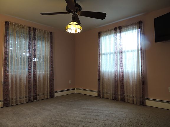 5th image of 190 Garber Ln