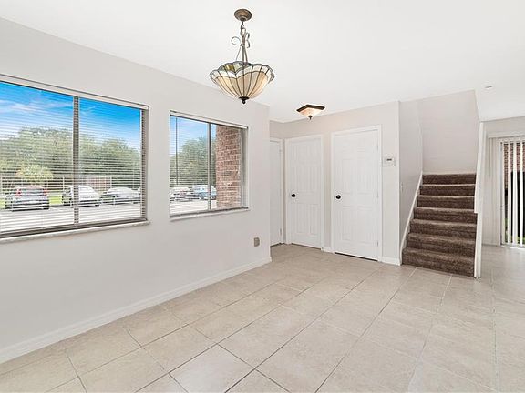 3rd image of 5124 Picadilly Circus Ct