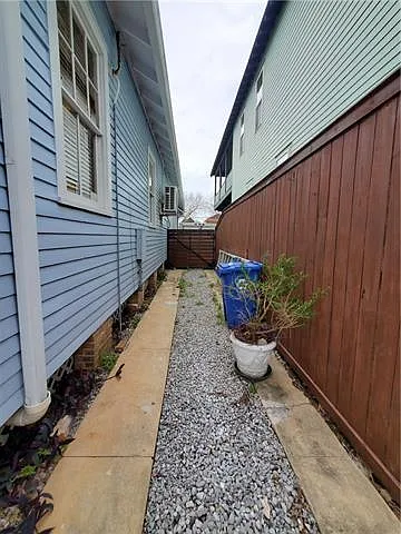 2951 Maurepas St — Photo 25
