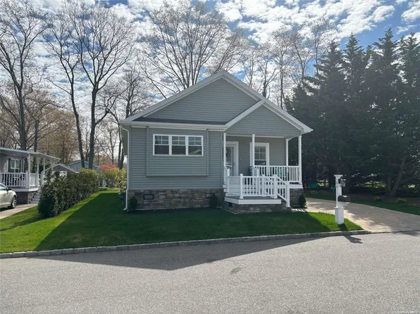 1661-586 Old Country Road, Riverhead, NY 11901