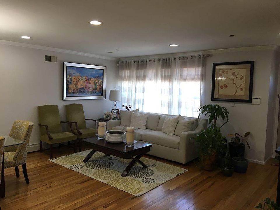 2nd image of 10224 1st St #1