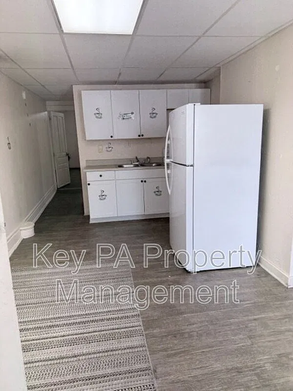 3 bed, 1.5 bath, $1,250 — Photo 2