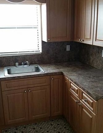 2nd image of 2011 Bay Dr APT 3