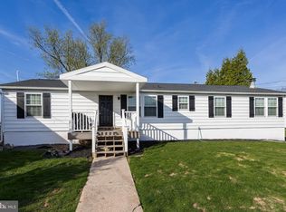 39 Oak Ln, Royersford, PA 19468