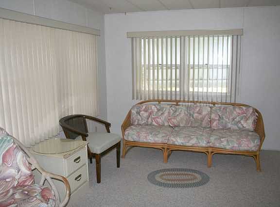 4th image of 3012 Dover Ln