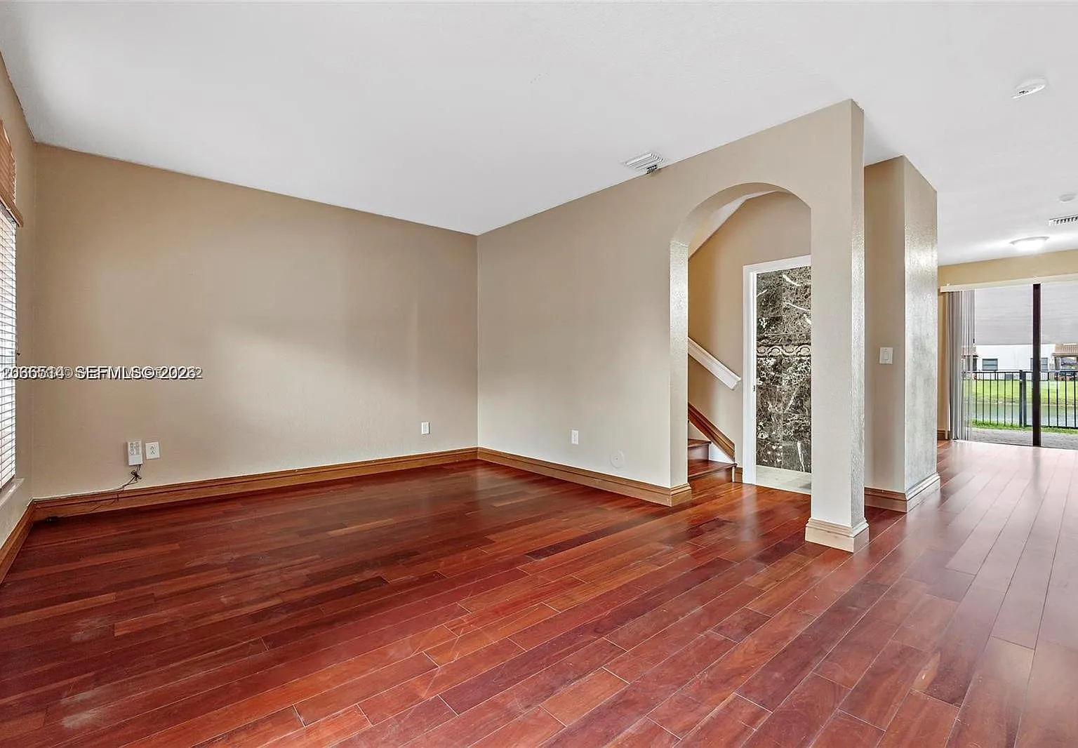 3 bed, 1857 sqft, $3,000 — Photo 2