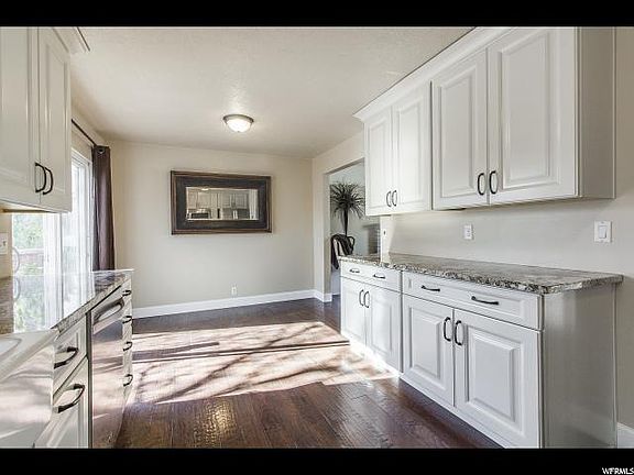 5th image of 2105 W Champagne Cir