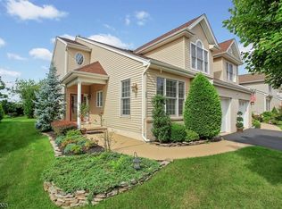 65 Saratoga Ct, Somerset, NJ 08873