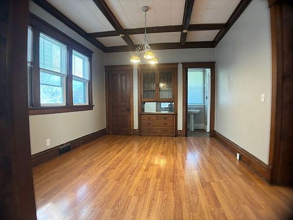5th image of 1010 N Elmwood Ave