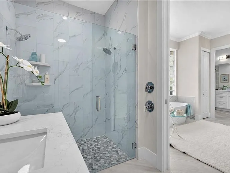 6461 Livingston Woods Ln — Photo 20